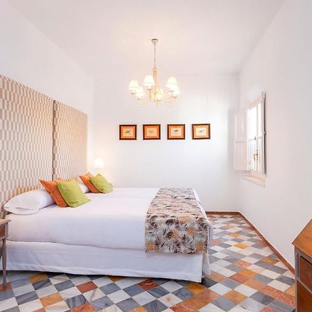 Genteel Home Campamento เซบีญา ภายนอก รูปภาพ